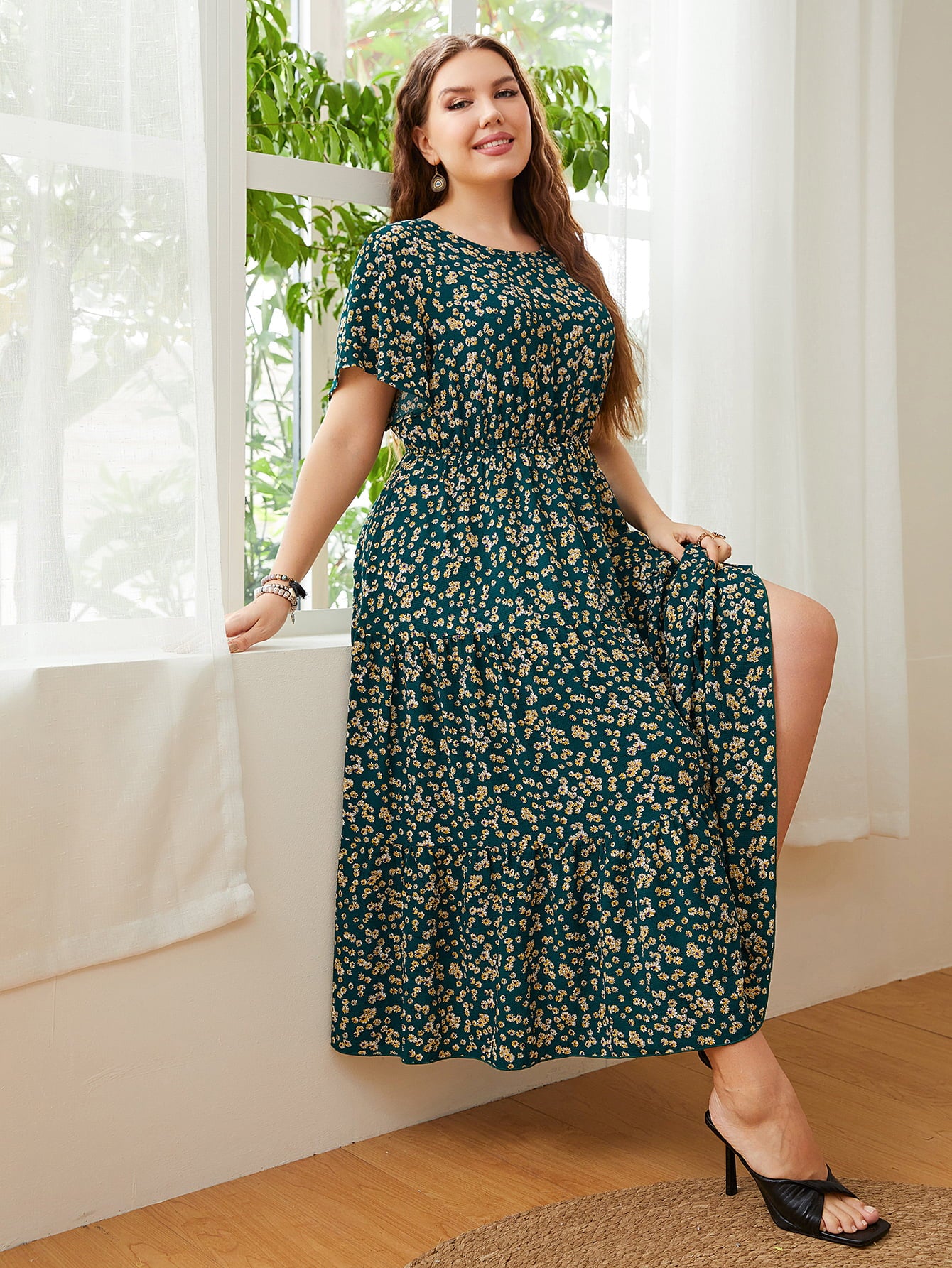 Honey Plus Size Floral Round Neck Short Sleeve Midi Dress - LoveNest Treasures